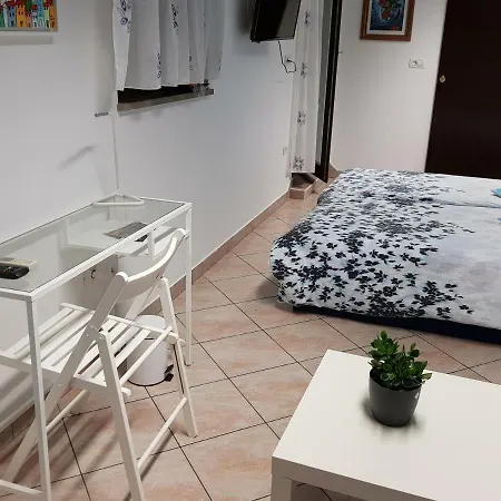 L&M Room-2