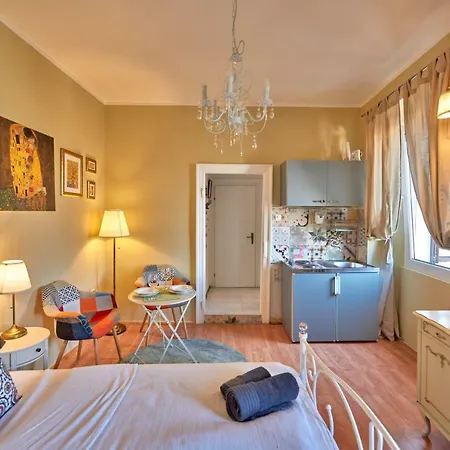 Old City Romantic Studio With Free Private Parking-3