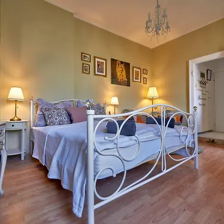 Old City Romantic Studio With Free Private Parking-2