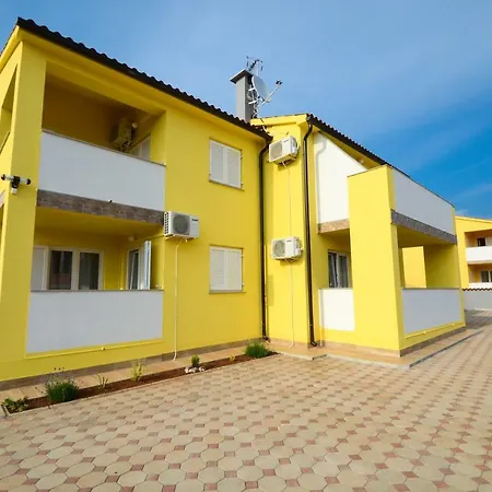 Apartments Dario-2