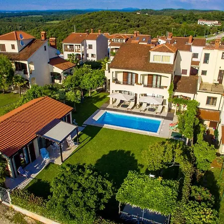 Premium Central Apartments - With Pool-2