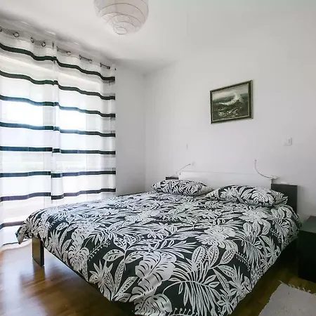 Apartment Vitalia 2+2-3