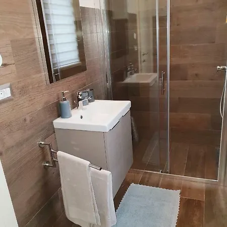 Studio App Aqua-2