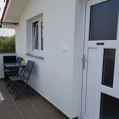 Apartmani Nora Stinjan-3