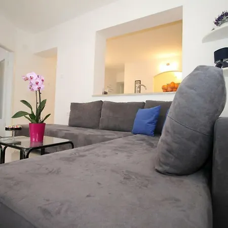 Doleco Apartment-3