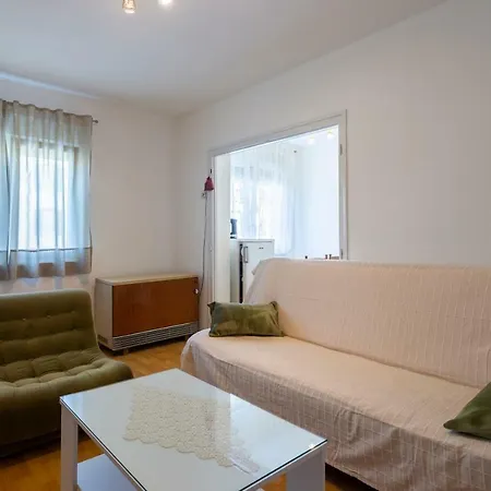 Apartment Anna With Free Private Parking-3