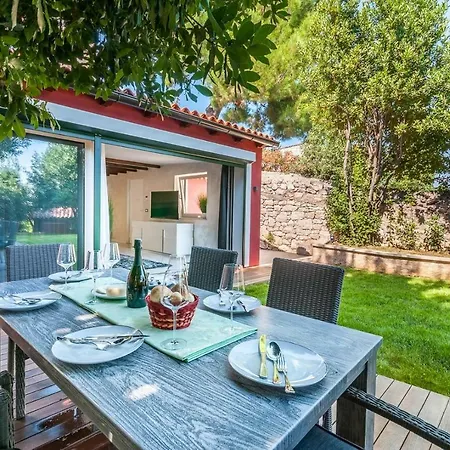 Villa Fema-2