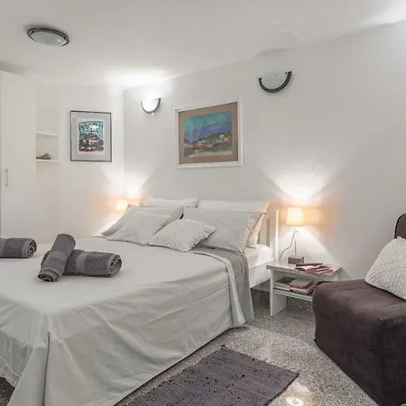 Apartments Lodra-3