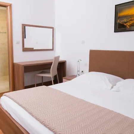 Deluxe Apartment With Private Pool - 100M From The Sea-2
