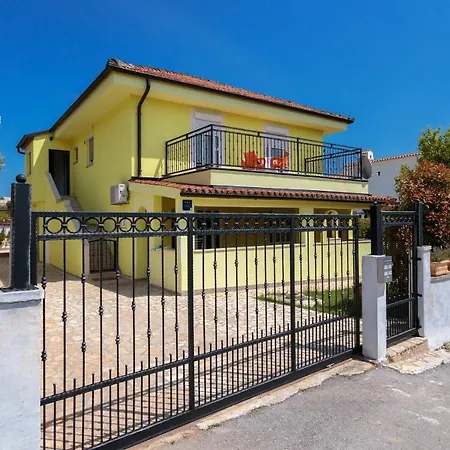 Apartments Dora Victoria Dream-3