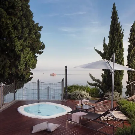 Villa Arentz - Front Sea Apartments-2