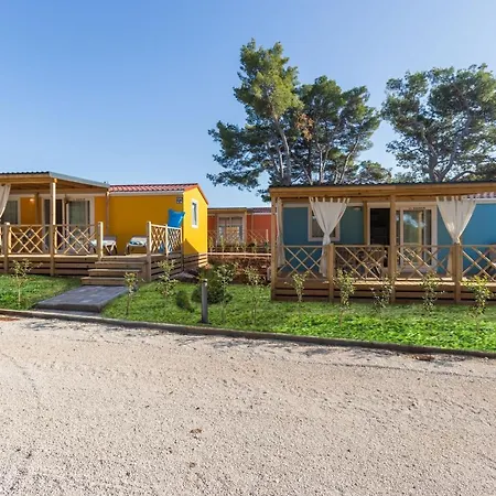 Camping Adria Mobile Homes Lanterna-2