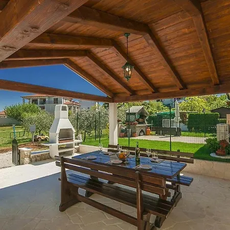 Charming Beachfront Holiday Home In Porec-2