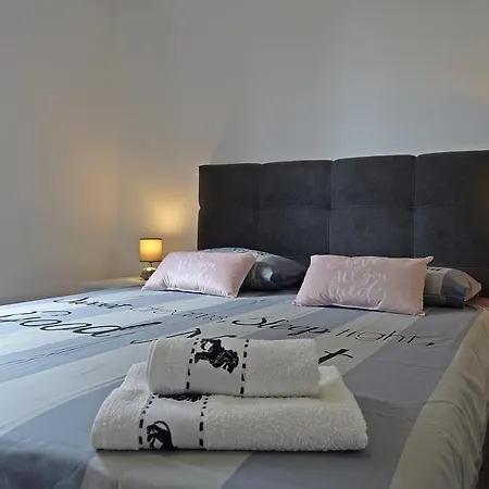 Apartment Denis-2
