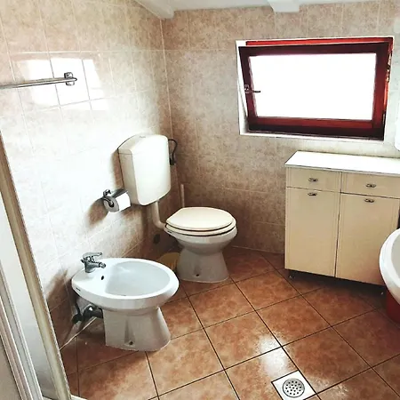 Cecillia Mare Apartments-2