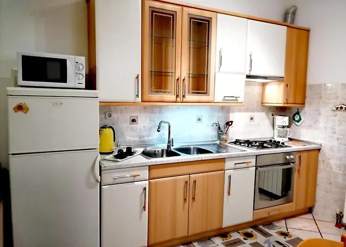 Room And Apartment Lea Rovigno