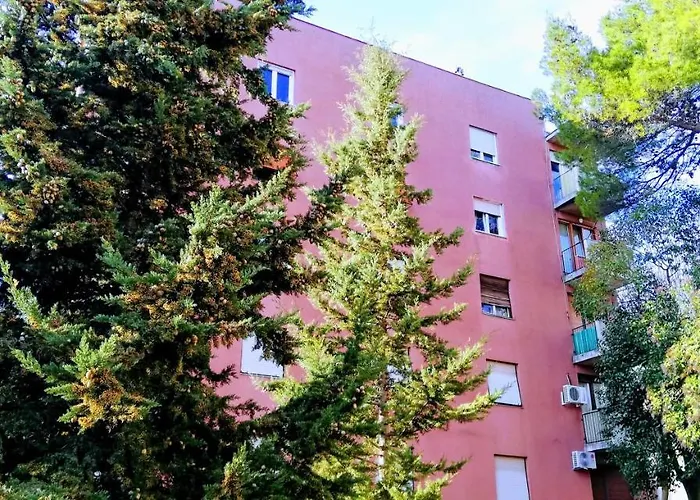 Pula Center Green Park Apartments And Rooms