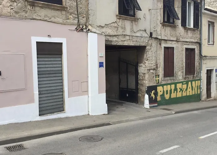 Hotels near Pula Bus in Pula
