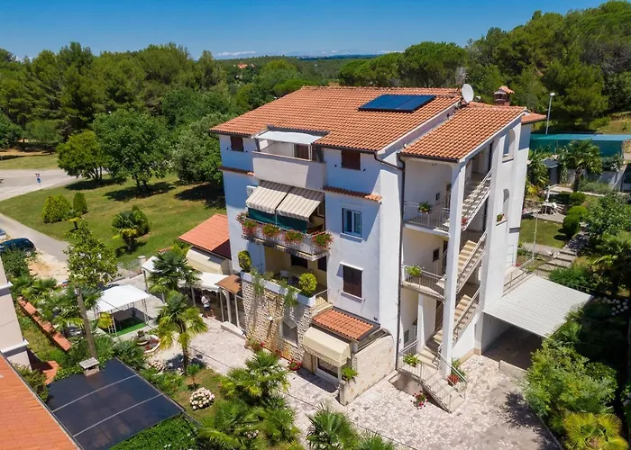 Apartments Lori Porec