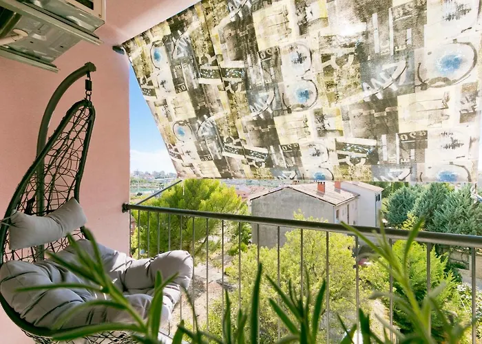 Pet friendly Modern Oasis Apartment Pula