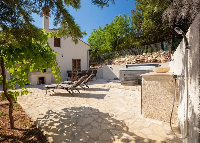Al Pino Blue Property Premantura