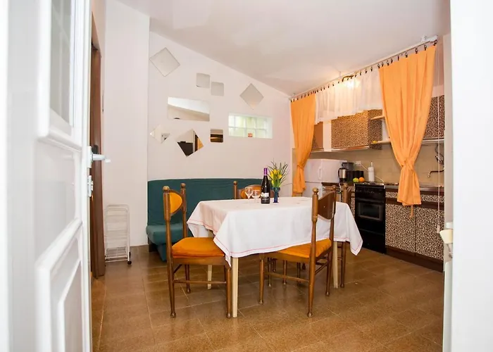 Apartments Rina Pula