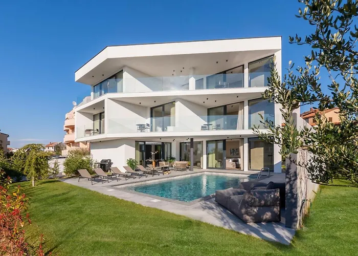 Luxury Villa Aruna Pula with Pool