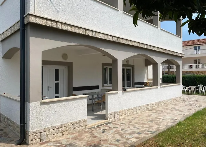 Apartments & Zimmer Jasmine Funtana