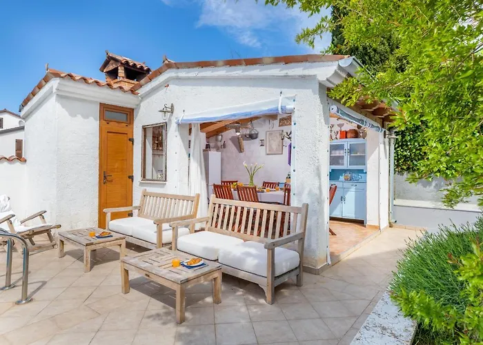 Privé Nature & Sea Holiday Home With Pool Pula