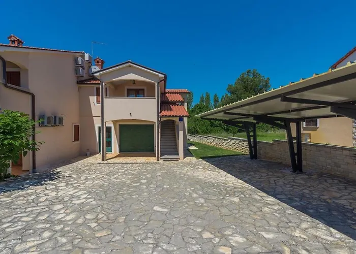 Apartment Stanko Vrvari