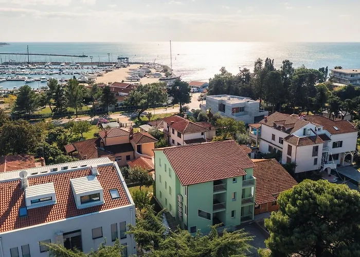 Andrea House With Apartments Umag