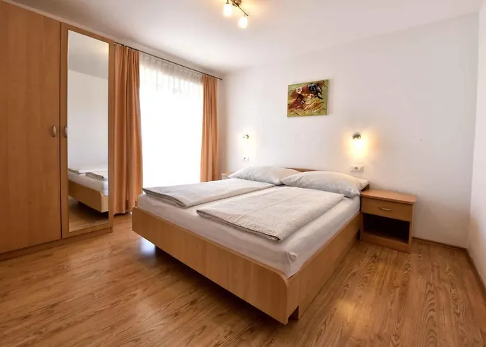 Pet friendly Apartment In Porec - Istrien 42538