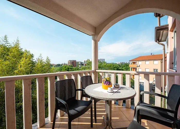 Huisdiervriedelijke House With Apartments Dragica Umag