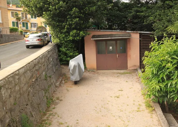 Apartments With A Parking Space Opatija - 7868 admite animales