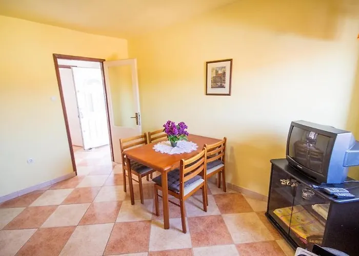 Apartment Bencic Karigador