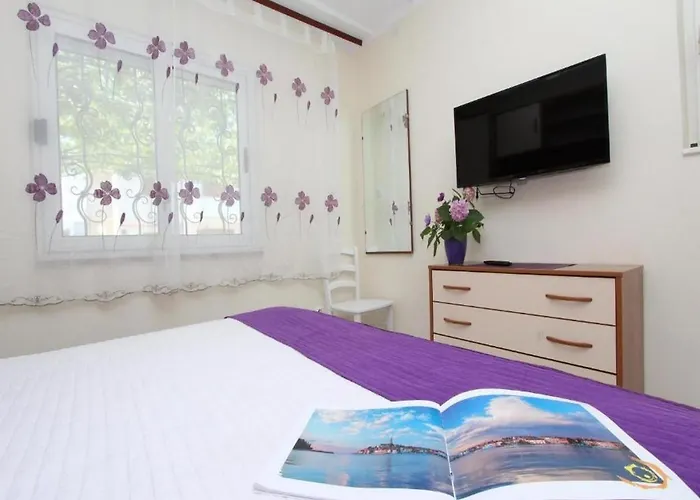 Apartments Frane Rovigno