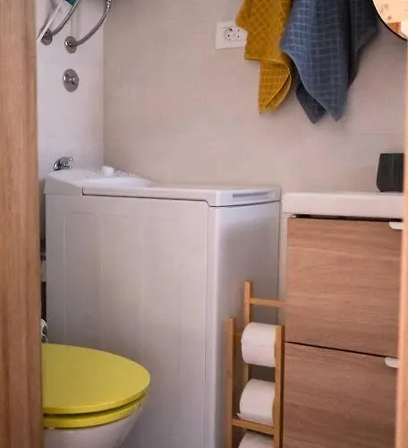 Haustierfreundliches Ferienwohnung Lovely Loft Studio W Patio & Garden Opatija