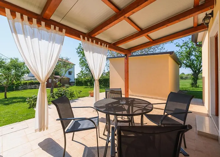 Mima House With Apartments Savudrija