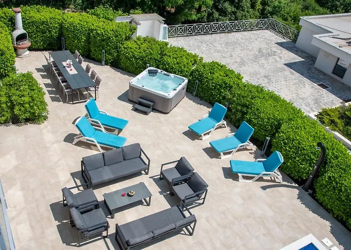 Villa Sveti Petar - With Heated Pool And Outdoor Jacuzzi Opatija