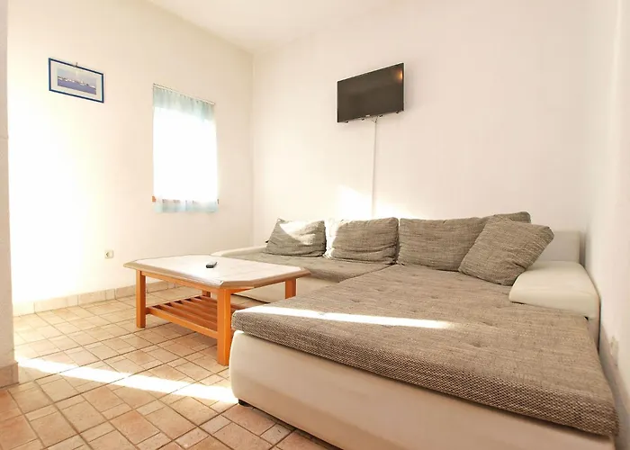 Apartments Ivo 1328 Fažana