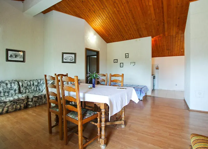 Apartments Otmar 1224 Premantura