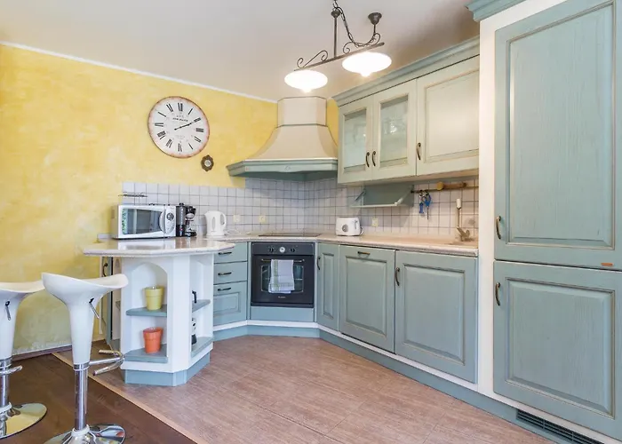 Cozy Home In Rovinj With Wifi