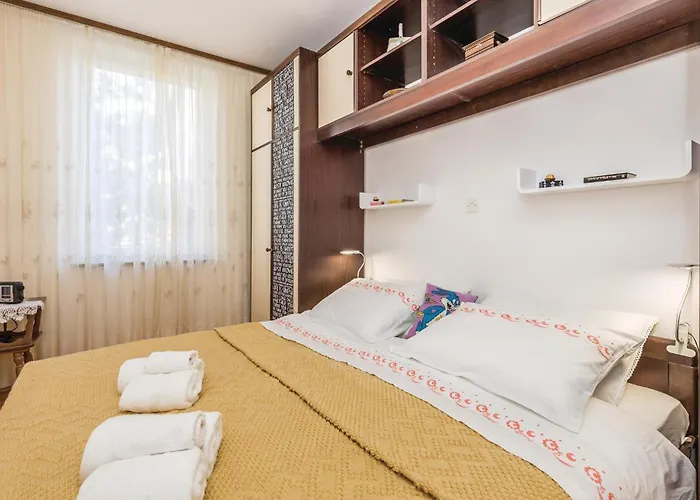 Boutique Awesome Apartment In Lovran With Wifi