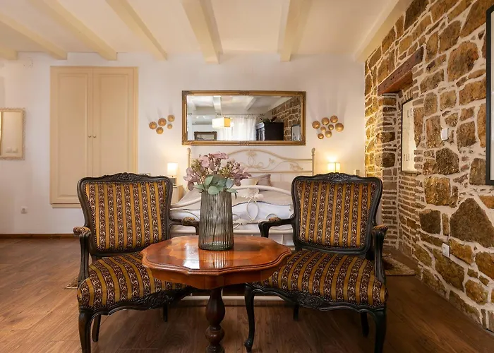 Duplex Apartment Camelia In Charming Old Town Rovinj