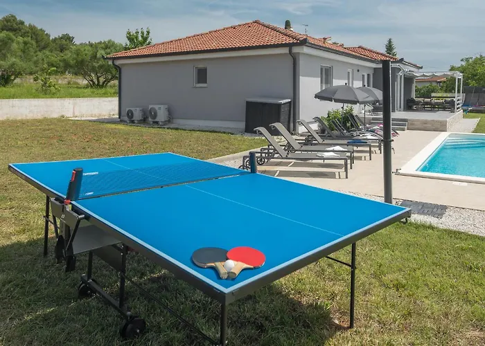 Stunning Home In Pula