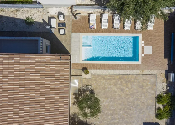 Villa Nocciola With Sea View, Private Pool And Sauna Premantura mit Pool
