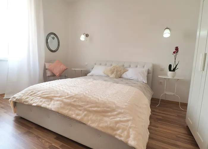 Captain Emo City Apartments Pula