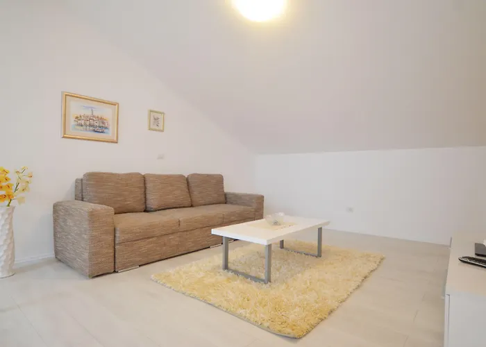 Apartments And Rooms Camaiore Rovinj