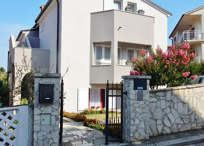 Apartments Snjezana Medolino