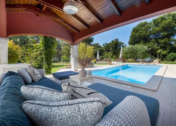 Apartments With Pool Villa Rossella 1 Rovinj